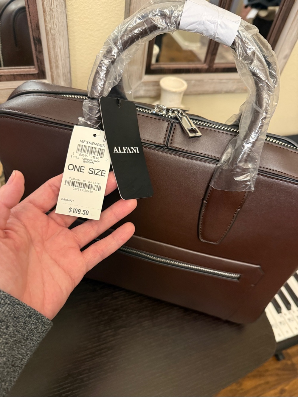Alfani Mens Messenger Bag Brown One Size Office Professional Laptop Travel NWT - Picture 2 of 7
